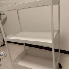 イケア３段ワゴンの画像
