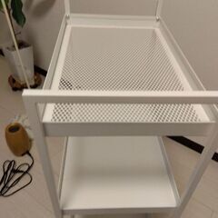 イケア３段ワゴンの画像