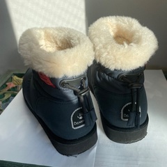 女性•子供用ウインターブーツ(一度のみ着用)の画像