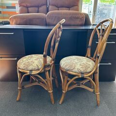 店頭引き渡し 中古 藤 ラタン ダイニングチェア ２脚セット イス クッション付き レトロ 家具の画像