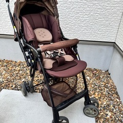 Aprica Flyle(ベビーカー)ブラウンの画像