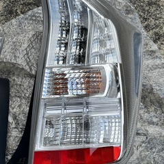 30プリウス 前期 テールレンズの画像