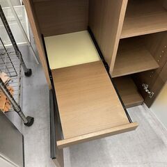 ニトリ フォルムN ミドルレンジボード 幅60×奥行40×高89㎝ コンセント付き キッチンボード 食器棚 札幌市手稲区の画像