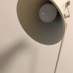 aina 北欧 テイスト フロアスタンドライト照明の画像