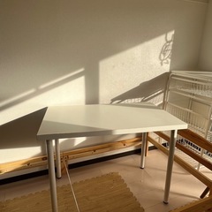 IKEAのシングルデスクの画像