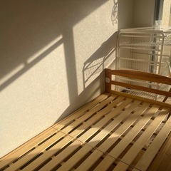 IKEAのシングルベッドの画像