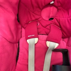 MAXI-COSI ピンク チャイルドシートの画像