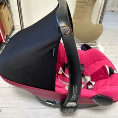 MAXI-COSI ピンク チャイルドシートの画像