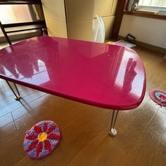 　昭和レトロな折りたたみできるローテーブルの画像