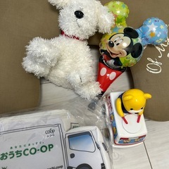 授乳クッションとおもちゃとポーチセットの画像