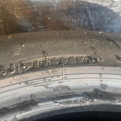 gt-r 32 純正ホイール　タイヤ１本セットの画像