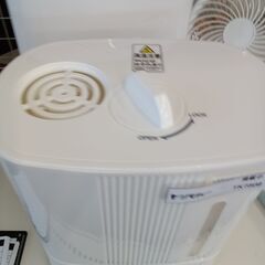 ★リユースのサカイつくば店★TK7509 エスケイジャパン 加熱式加湿器 SK-J-GF26SK  21年製 動作確認／クリーニング済み　【リユースのサカイつくば店】 の画像