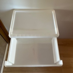 収納ボックス　4段　キャスター付き(1つ取れています)の画像