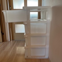 収納ボックス　4段　キャスター付き(1つ取れています)の画像