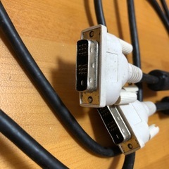 DVIケーブルのコネクタの画像