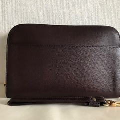 ルイヴィトン タイガ セカンドバッグ アカジューの画像