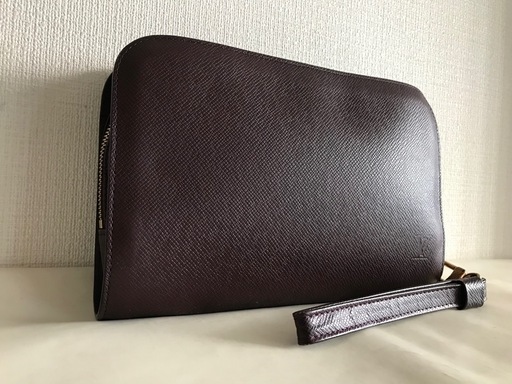 ルイヴィトン タイガ セカンドバッグ アカジュー