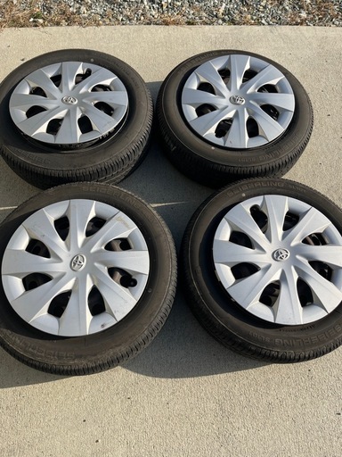 15インチ スチールホイール＋タイヤ4本／175/65R15／トヨタ純正ホイールキャップ付