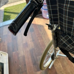 【中古・美品】軽量アルミ製 介助用車椅子 カワムラサイクル製 ノーパンクタイヤの画像