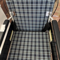 【中古・美品】軽量アルミ製 介助用車椅子 カワムラサイクル製 ノーパンクタイヤの画像