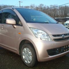 走行３.９万ｋｍ　ムーヴ  ４ＷＤ ＡＴ　スマートキー　 サビ少なくエンジン・ミッション・足廻り調子良しの画像