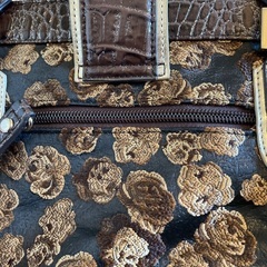 ＶIVAＹUのビジュバッグの画像