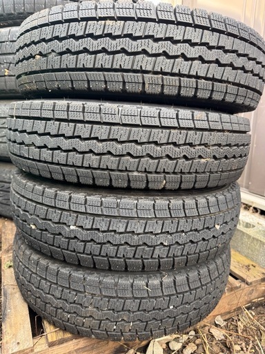 ダンロップ　ウインターマックス　145/80-12 2023年製　ほぼ新品です　ホンダ用球面ナット用ホイールです