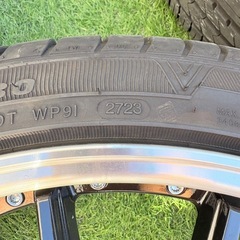 21インチアルミホイールタイヤセットの画像