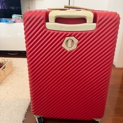 スーツケース 赤の画像