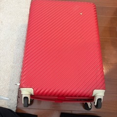 スーツケース 赤の画像