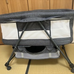 ベビーベッドの画像