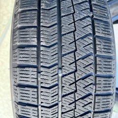 冬タイヤ 4本セット タイヤのみの画像