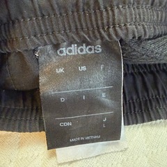 adidasメンズショートパンツ　ネイビー　Lサイズの画像