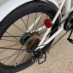 折りたたみ自転車　20インチ　6段変速　の画像