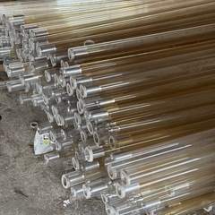 透明なパイプの画像