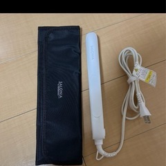 【Amazon中古価格¥5,980】サロニア　ヘアアイロンの画像