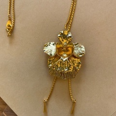 ✨新品未使用🇸🇬海外製品🇸🇬お土産シンガポール🌺花型ゴールドネックレス✨の画像