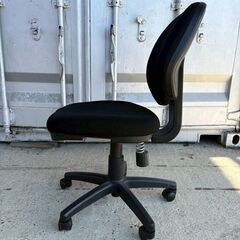 ブラックオフィスチェアの画像