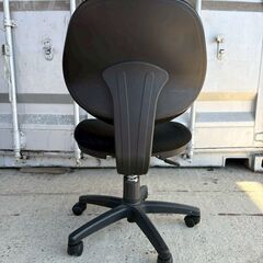 ブラックオフィスチェアの画像