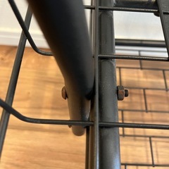 移動式カゴ付きハンガーラック　黒の画像