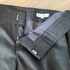 【値下げ】【美品】ダークグレー フレアパンツ バックポケット付き の画像