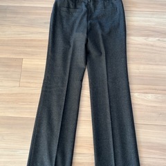 【値下げ】【美品】ダークグレー フレアパンツ バックポケット付き の画像