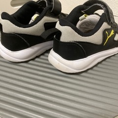 プーマキッズシューズの画像