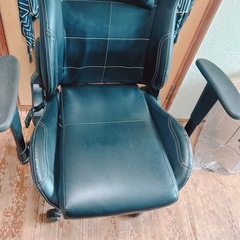 ゲーミングチェア　リクライニング付きの画像