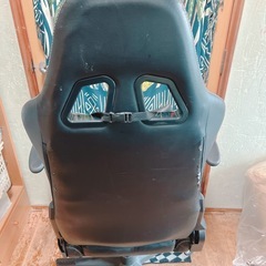 ゲーミングチェア　リクライニング付きの画像