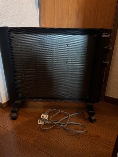 デロンギ パネルヒーター未使用品 箱無し