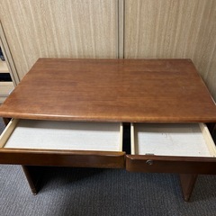 デスク、チェアーの画像