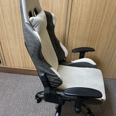 デスク、チェアーの画像