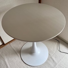 丸テーブル　白色　直径60cmの画像