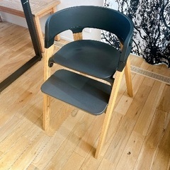 ストッケ STOKKE STEPS 黒×木目の画像